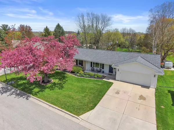 Pewaukee, WI 53072,648 Brandt Ct