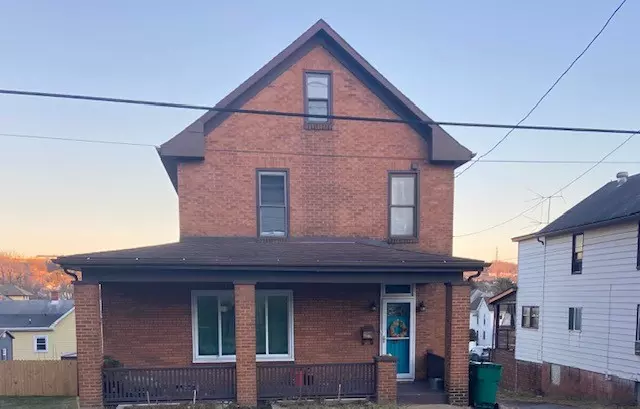 230 E Grant St, Houston, PA 15342