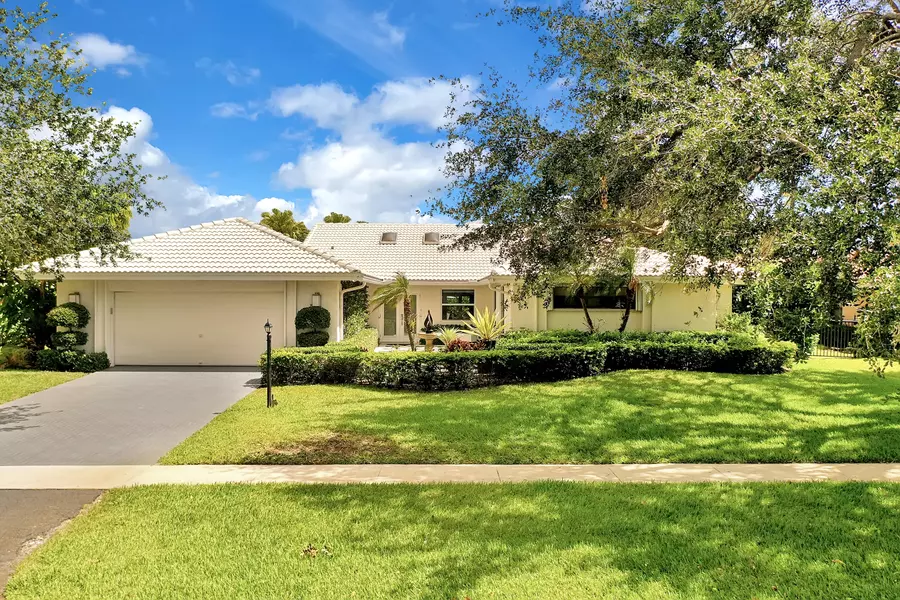 4398 White Cedar LN, Delray Beach, FL 33445