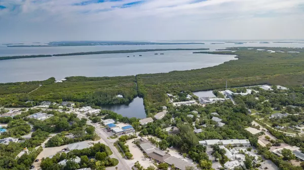 Sanibel, FL 33957,2320 Wooster LN 7