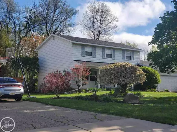 5539 Old Franklin, Grand Blanc, MI 48439