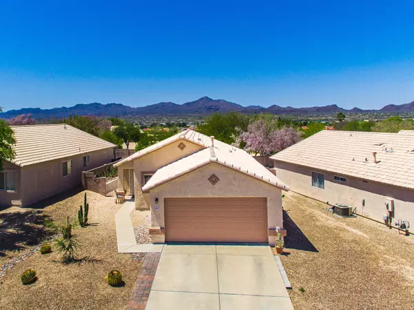 8135 N Ivory Rose Drive, Tucson, AZ 85741