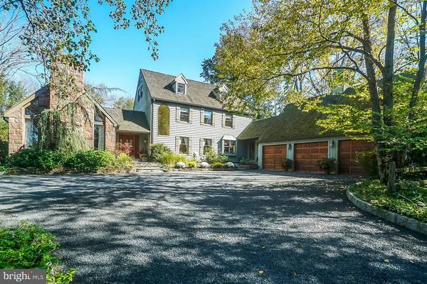 9 APPLEWOOD DR, Hopewell, NJ 08525