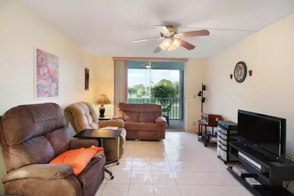 Delray Beach, FL 33446,6795 Huntington LN 202