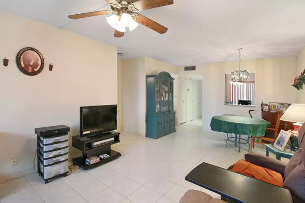 Delray Beach, FL 33446,6795 Huntington LN 202