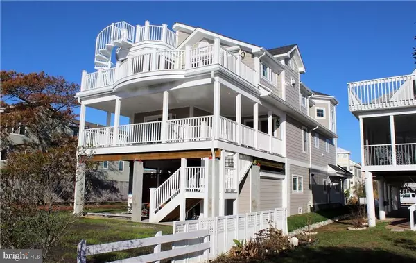 Bethany Beach, DE 19930,208 2ND ST