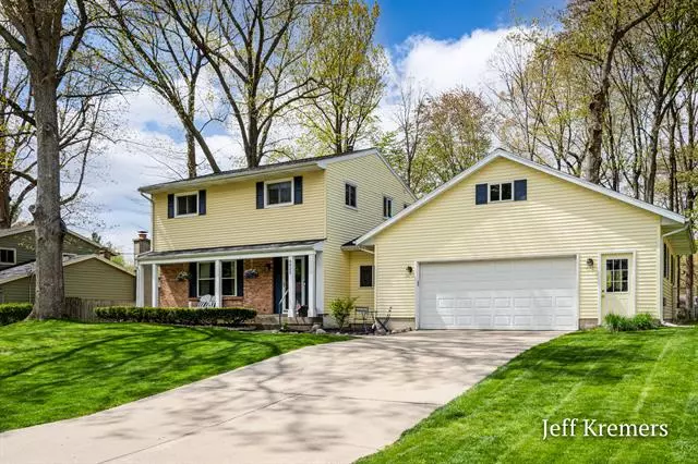 4825 Stony Creek Avenue NW, Comstock Park, MI 49321