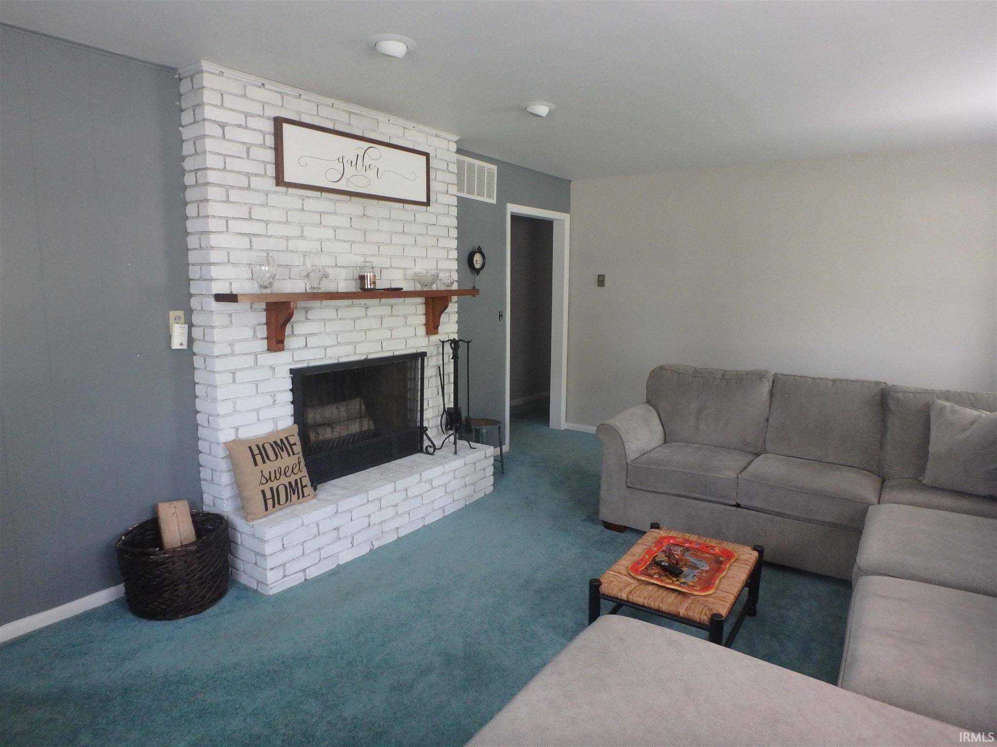 Greentown, IN 46936,210 HOLIDAY Lane