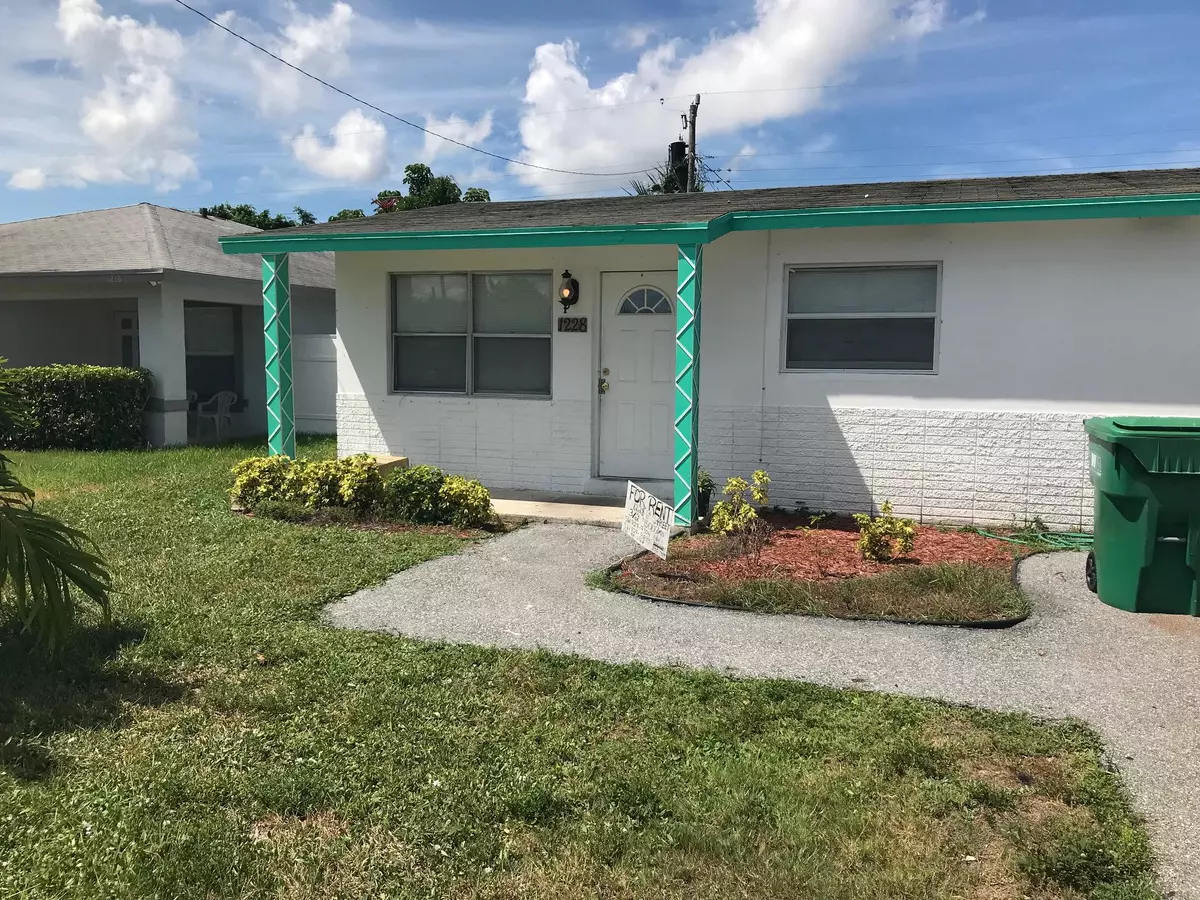 Riviera Beach, FL 33404,1228 W 6th ST