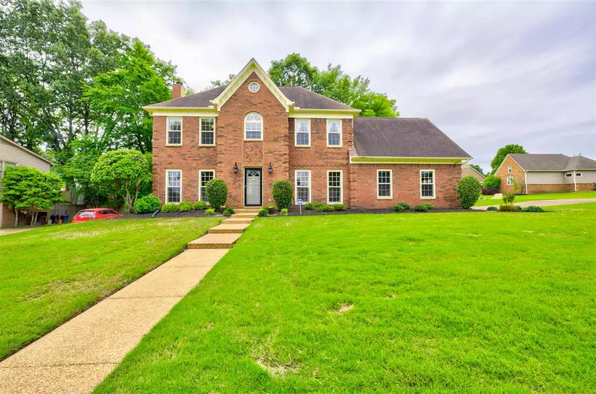 Collierville, TN 38017,375 CASTLE CREEK CV