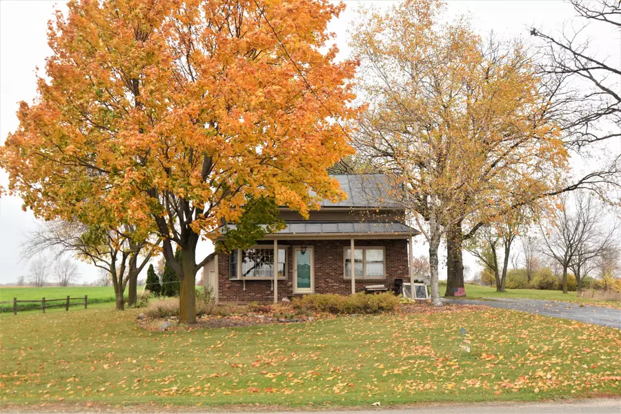 1324 Collins Rd, Rockland, WI 53014