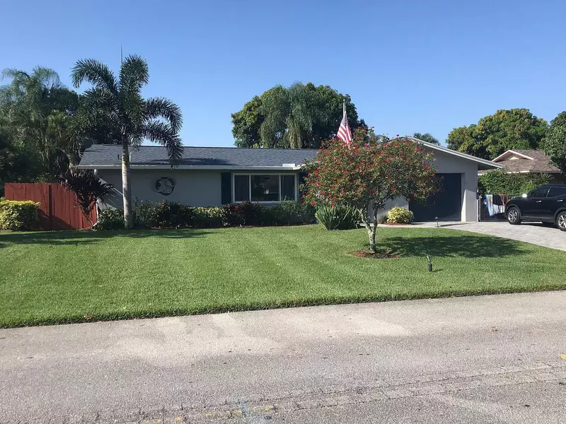 4256 Gardenia DR, Palm Beach Gardens, FL 33410