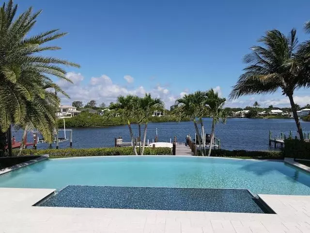 104 Victory DR, Jupiter, FL 33477