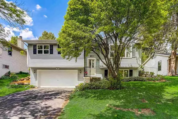 602 Diving Hawk Tr, Madison, WI 53713