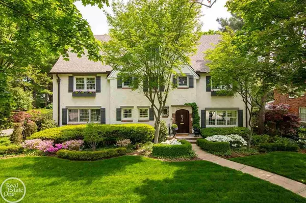 Grosse Pointe, MI 48230,460 LAKELAND STREET