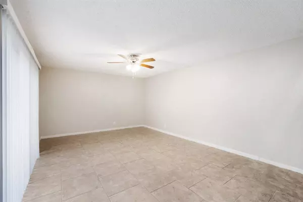 Greenacres, FL 33463,6372 Seven Springs BLVD A