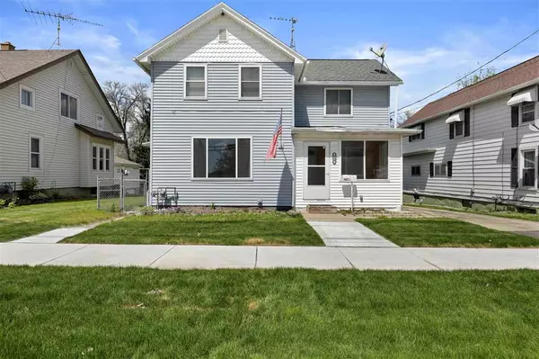828 S Spring St, Beaver Dam, WI 53916