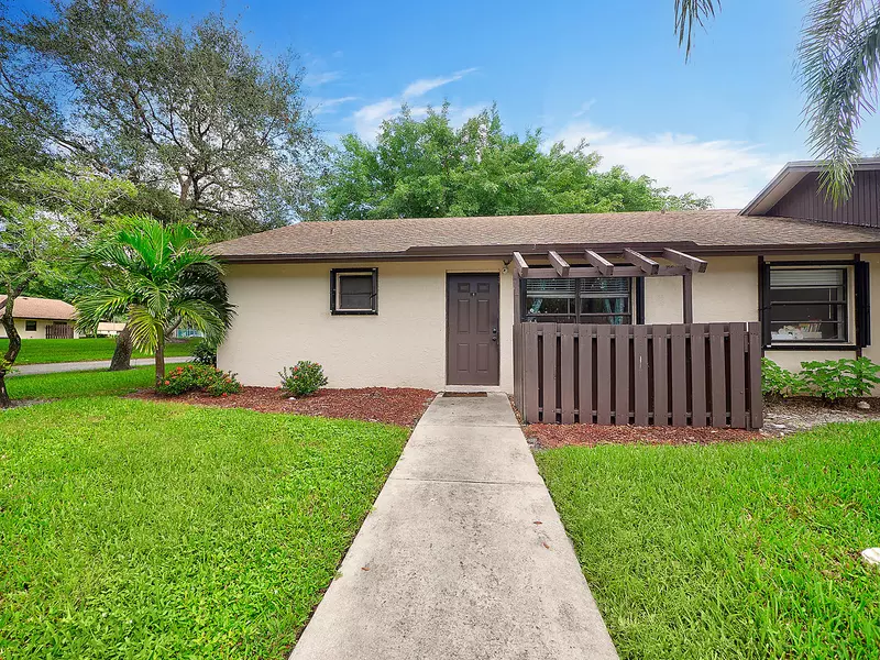 1 ViA De Casas Norte, Boynton Beach, FL 33426