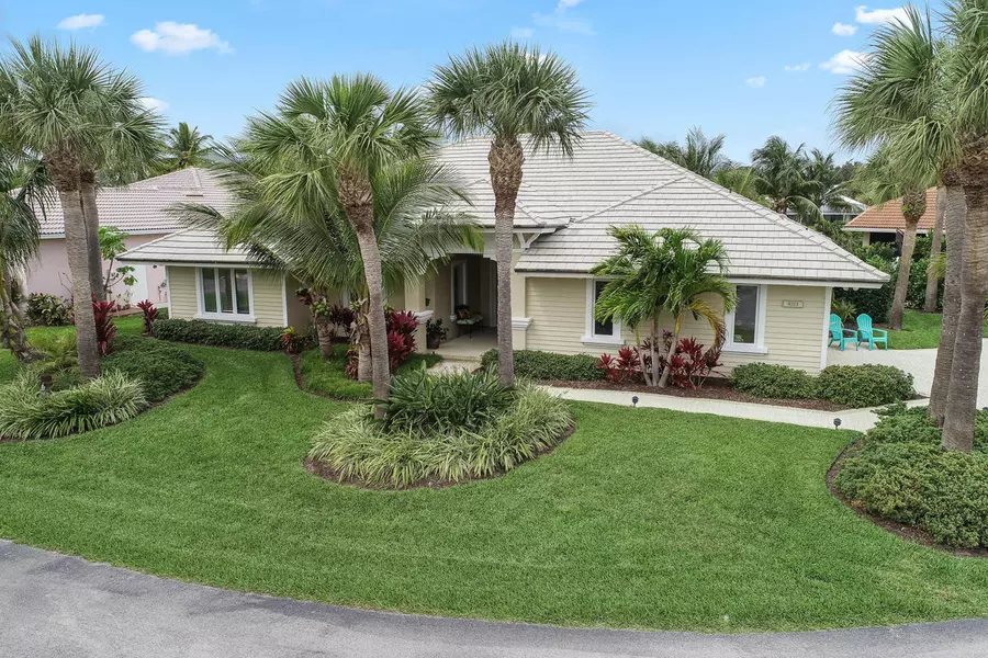 8223 SE Lagoon DR, Hobe Sound, FL 33455