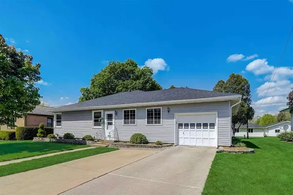 Cross Plains, WI 53528,2221 Hickory St