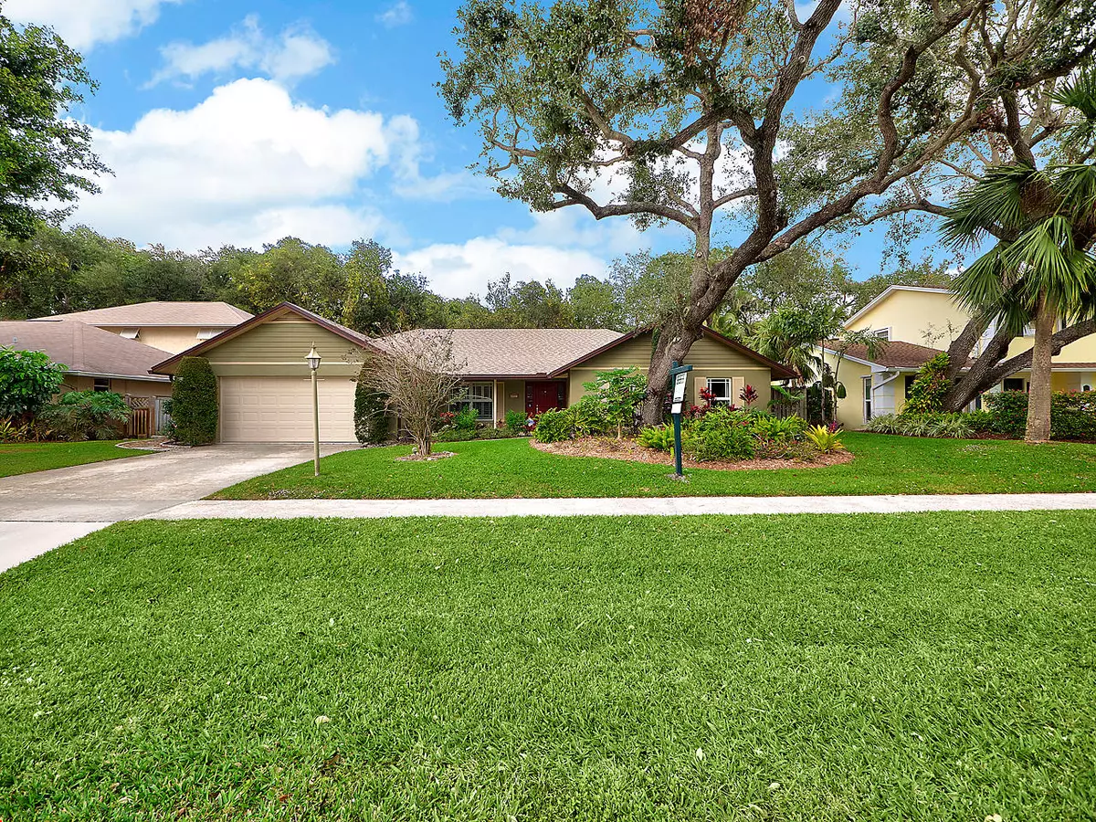 Palm Beach Gardens, FL 33410,2551 N Pepperwood CIR