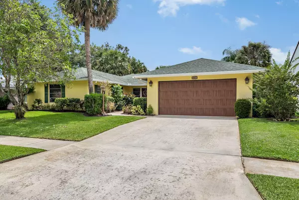 2641 Pepperwood CIR, North Palm Beach, FL 33410