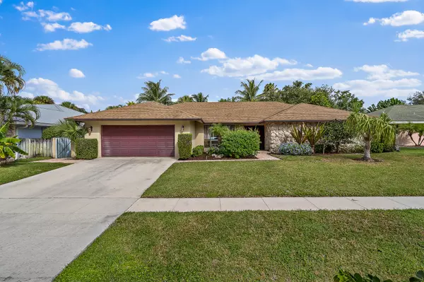 2549 S Pepperwood CIR, Palm Beach Gardens, FL 33410