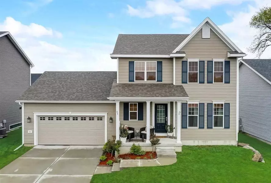 111 Crooked Tree Cir, Deforest, WI 53532