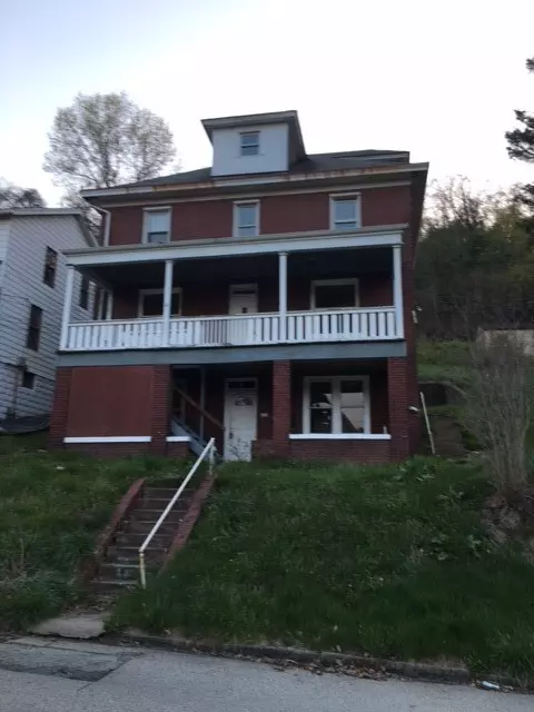 220 Card Ave, Wilmerding, PA 15148