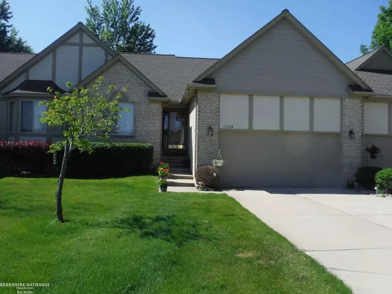 15322 Pebble Pointe Court, Clinton Township, MI 48038