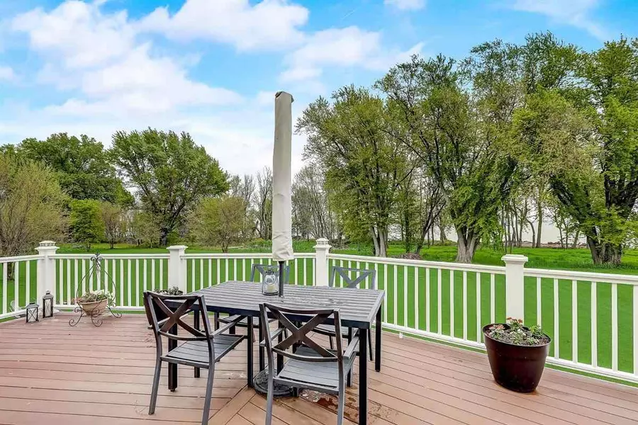 W8519 White Crow Rd, Fort Atkinson, WI 53538