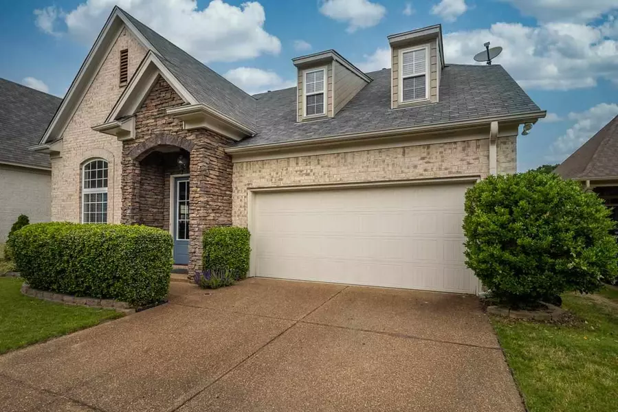 5234 NEWTON OAK CIR S, Memphis, TN 38117