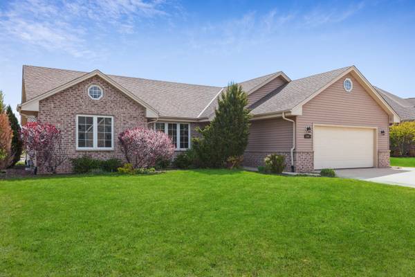 10001 Cooper Rd, Pleasant Prairie, WI 53158