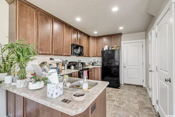 Lehi, UT 84043,3245 W DESERT LILY DR