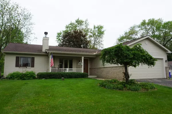 N60W39601 Mary Ln, Oconomowoc, WI 53066