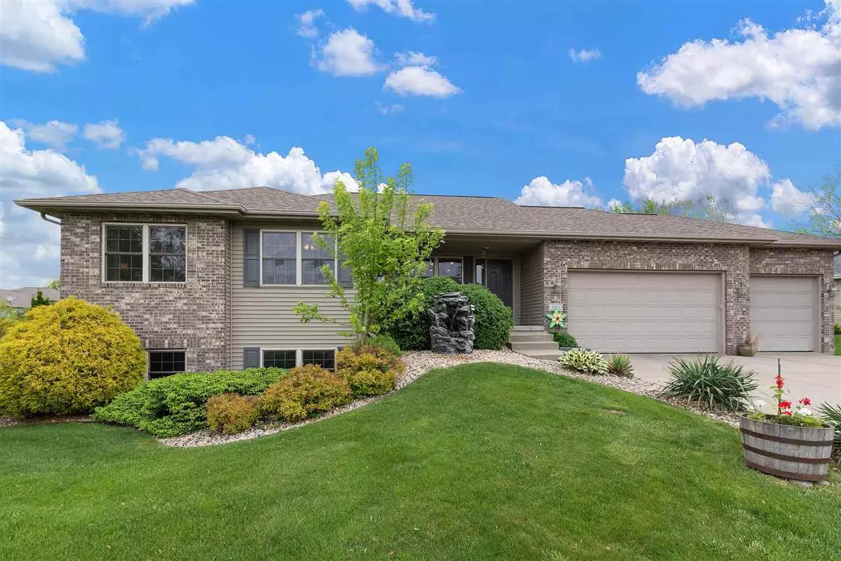 Columbus, WI 53925,103 Ridgeview Ln