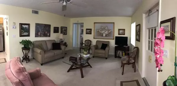 Greenacres, FL 33463,306 Pine Ridge D2