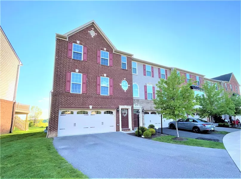 905 Pointe View Dr, Mars, PA 16046