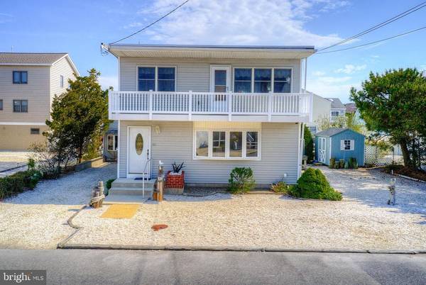 103 E 31ST ST, Ship Bottom, NJ 08008