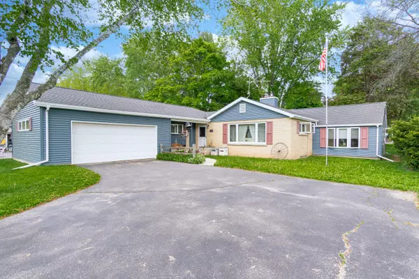 6738 Jansen Dr, Barton, WI 53090