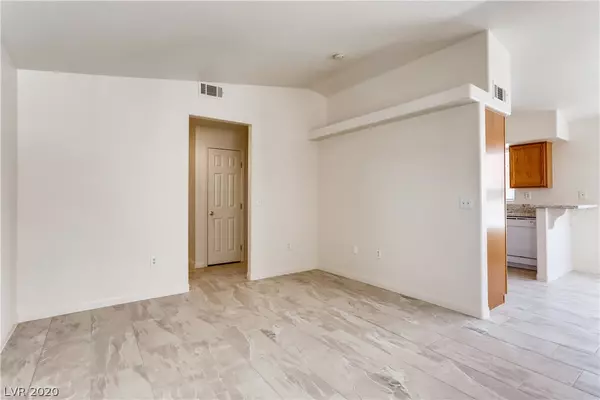 Henderson, NV 89015,520 Arrowhead #621