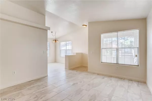 Henderson, NV 89015,520 Arrowhead #621