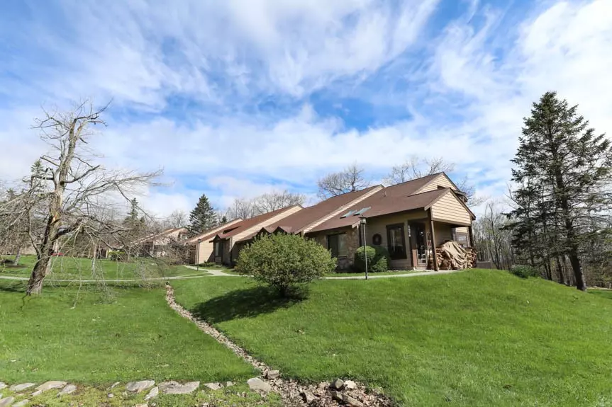 1576 Snowfield Place, Hidden Valley, PA 15502