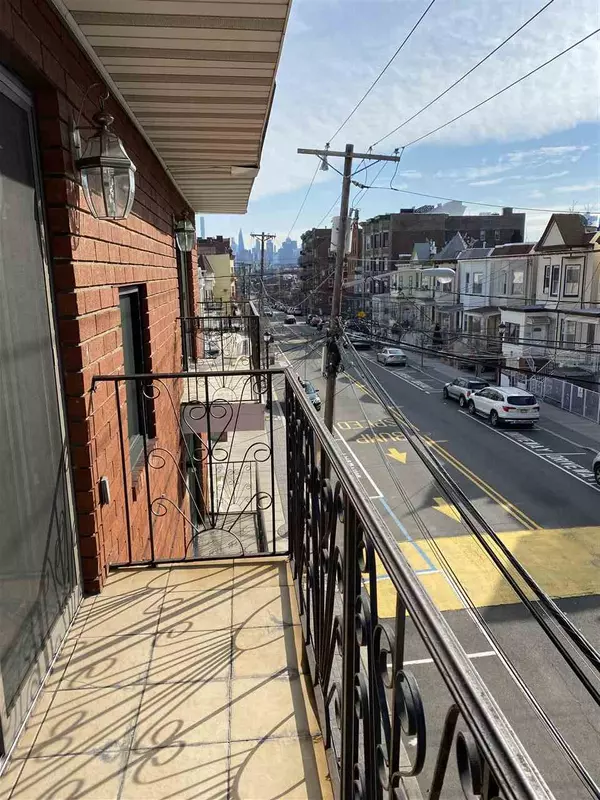 Union City, NJ 07087,226 49TH ST  #5