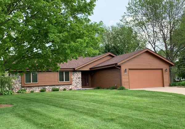 4610 S Caldwell Ct, New Berlin, WI 53151