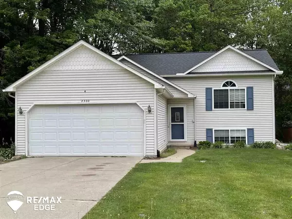 2300 Hickory Hollow, Burton, MI 48519