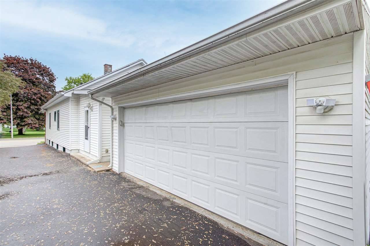 Middleton, WI 53562,7019 UNIVERSITY AVE
