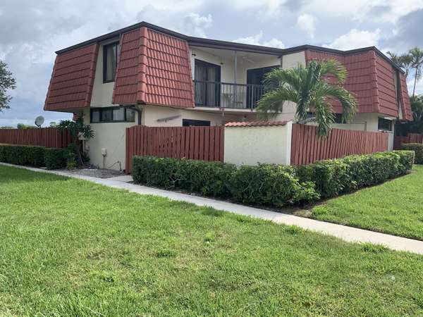 3675 Victoria DR, West Palm Beach, FL 33406