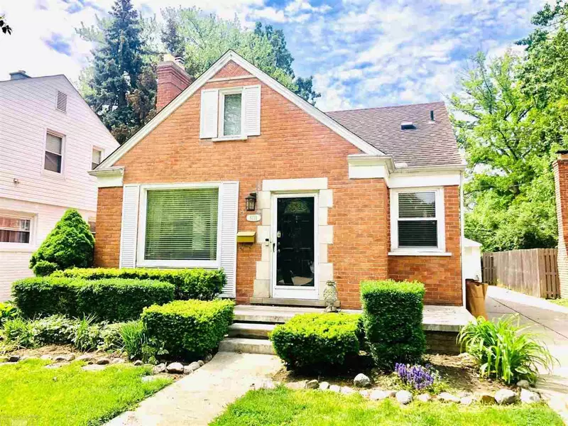 1733 Brys, Grosse Pointe Woods, MI 48236