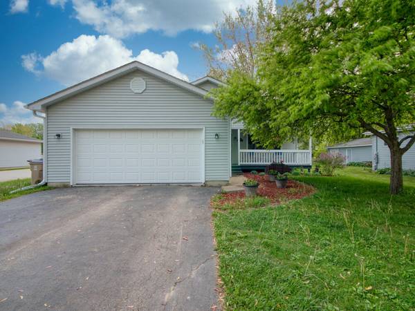 999 91st Pl, Pleasant Prairie, WI 53158